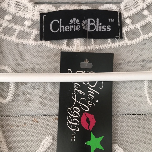 Butterfly sheer kimono - Picture 7 of 9